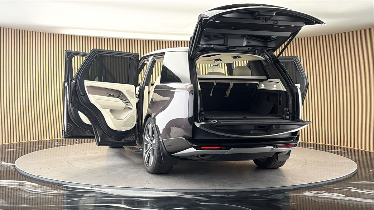 More views of Land Rover Range Rover