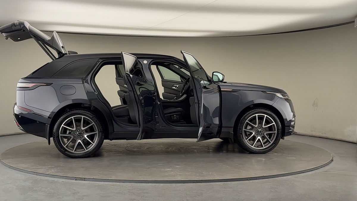 More views of Land Rover Range Rover Velar