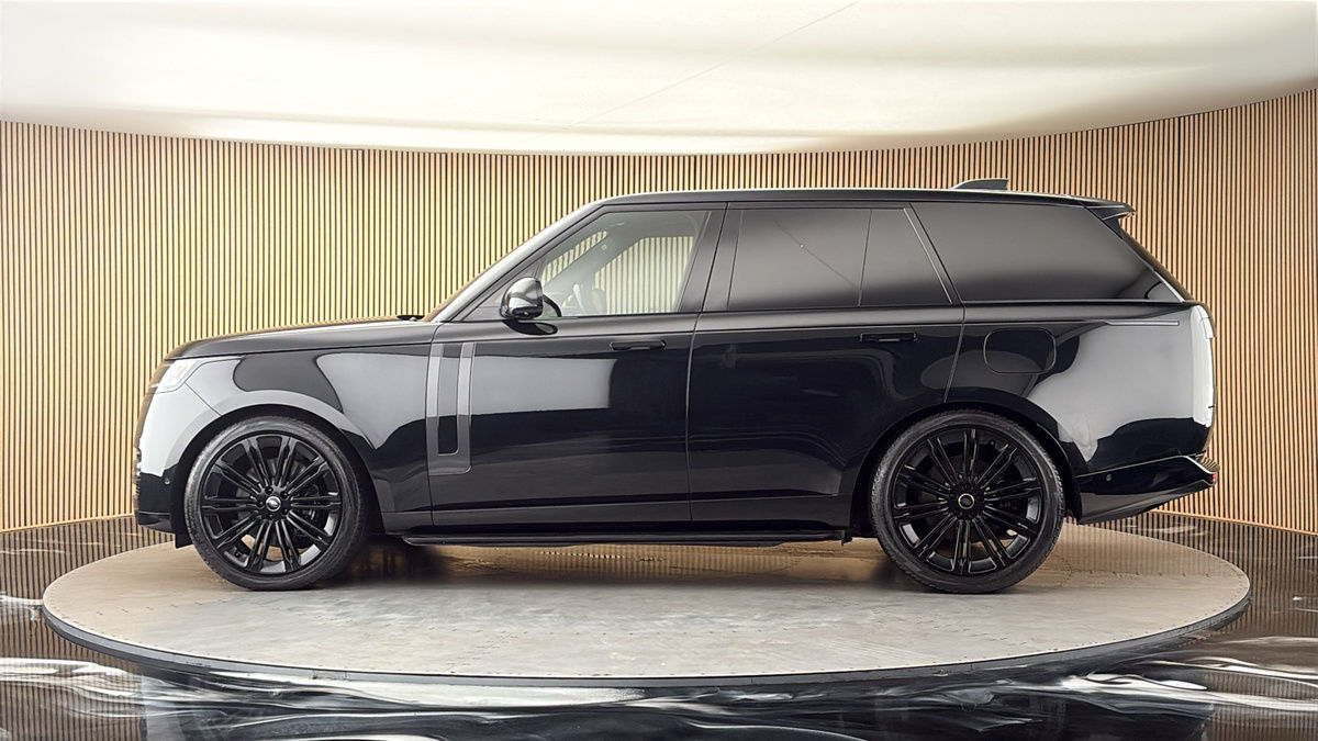 More views of Land Rover Range Rover