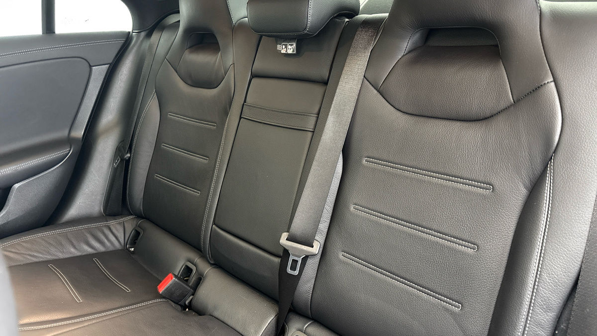 Mercedes-Benz CLA Image 8