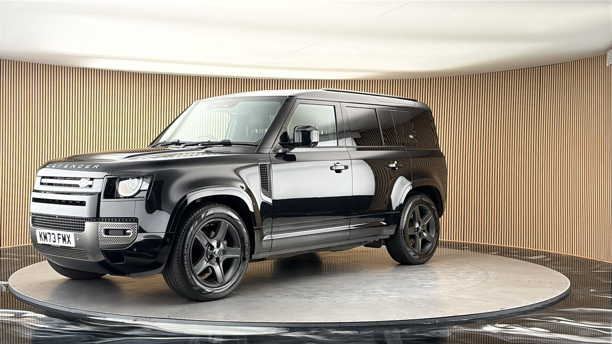 Land Rover Defender 110 Image 20