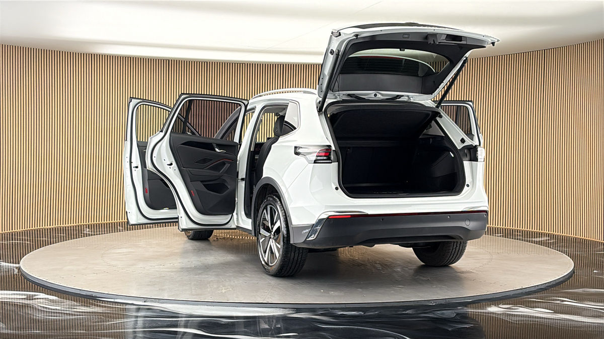 More views of Volkswagen Tiguan