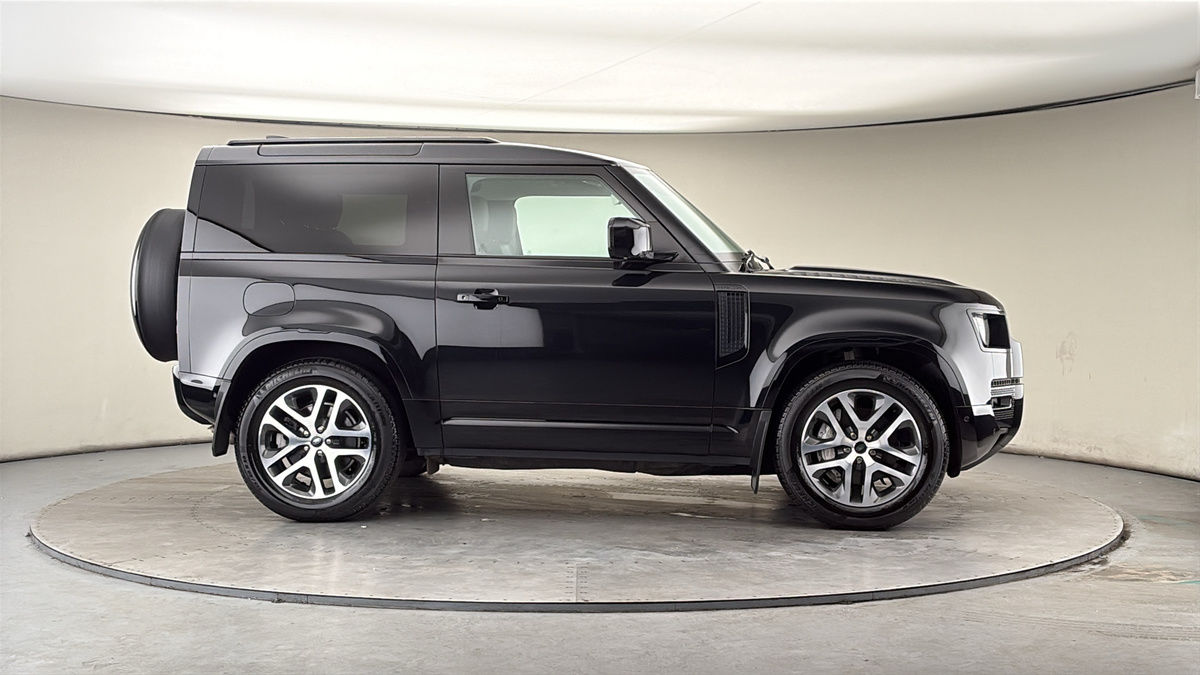 More views of Land Rover Defender 90