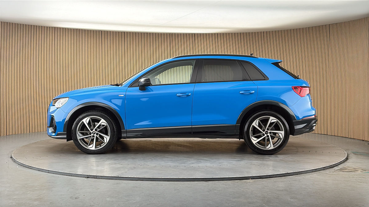 Audi Q3 Image 15