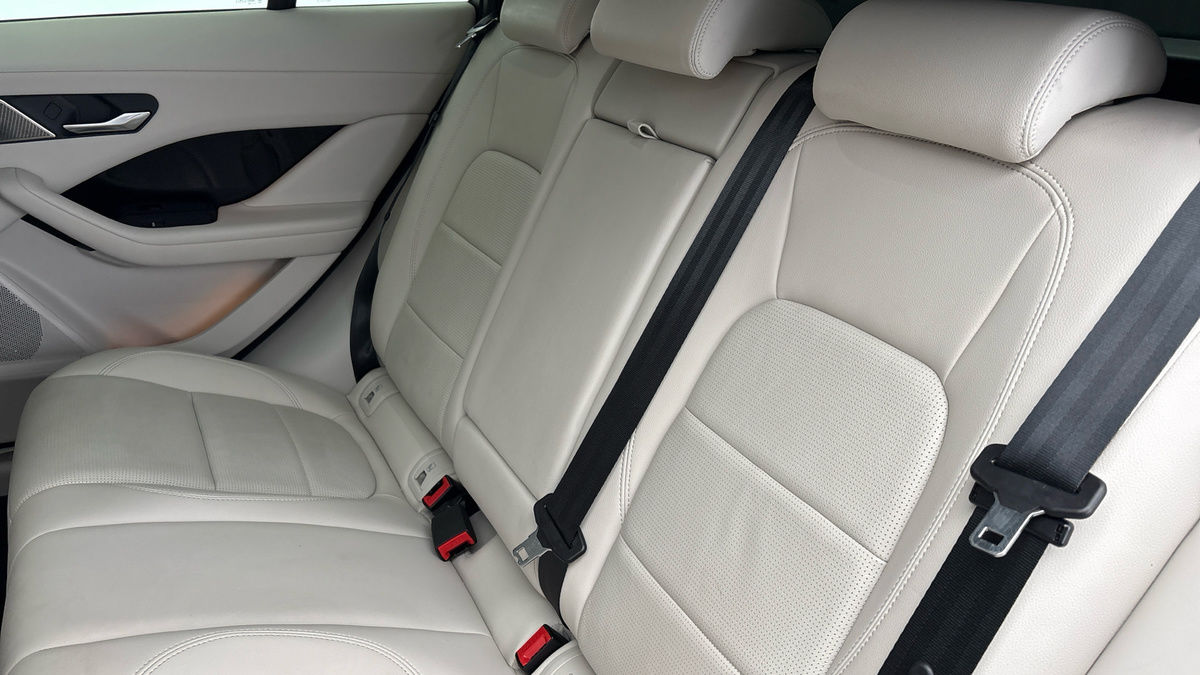Jaguar I-PACE Image 8