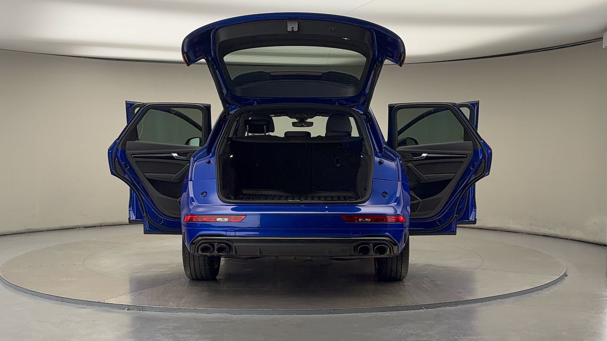 More views of Audi Q5