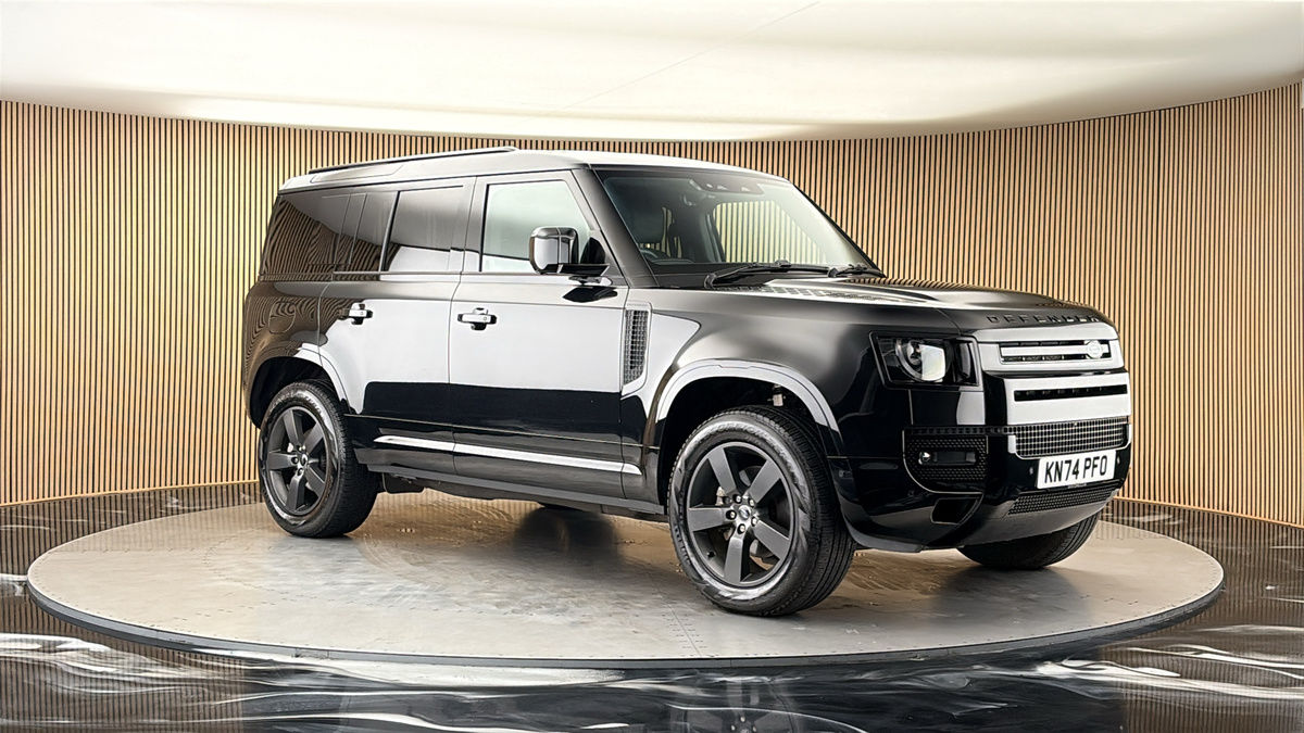 More views of Land Rover Defender 110