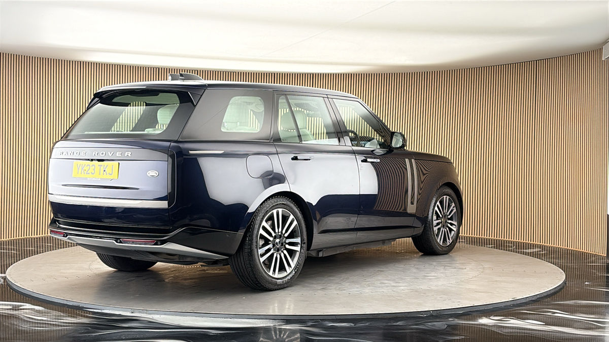 More views of Land Rover Range Rover