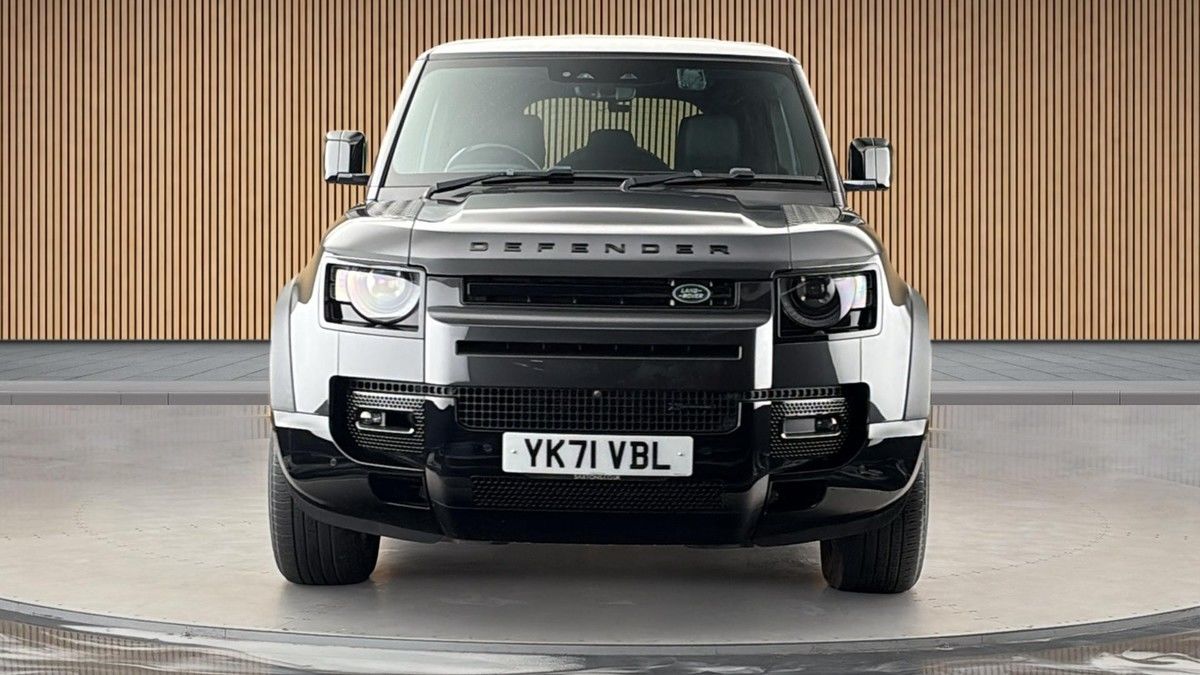 Land Rover Defender 110 Image 3