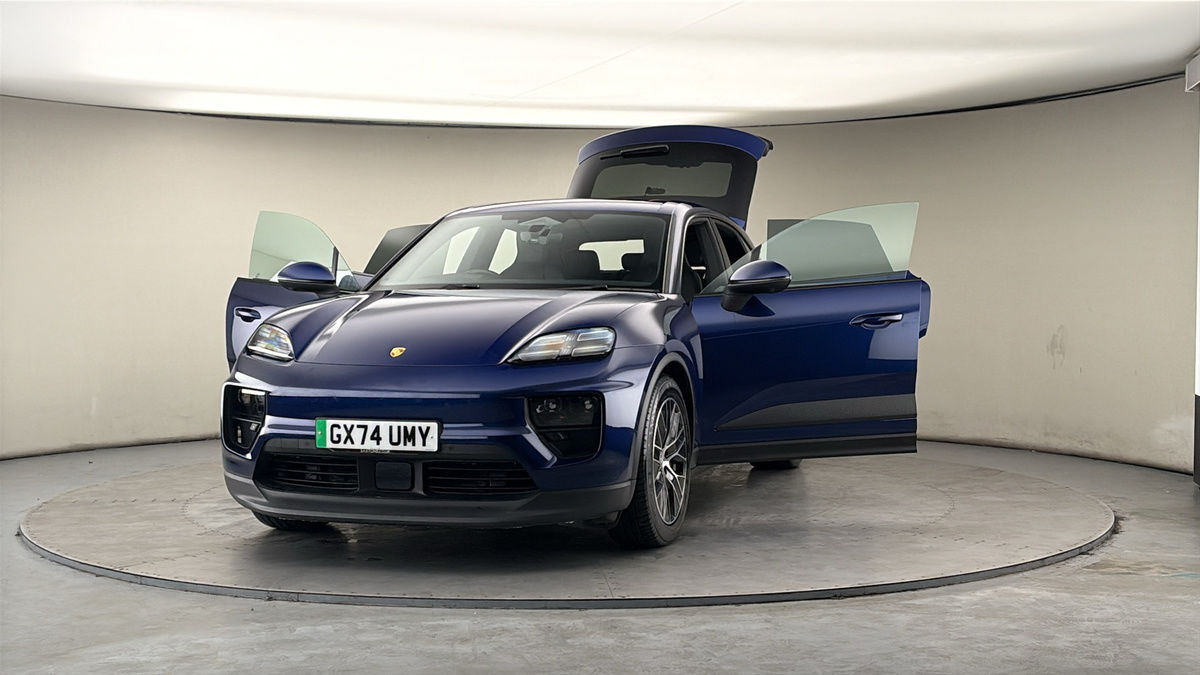 More views of Porsche Macan