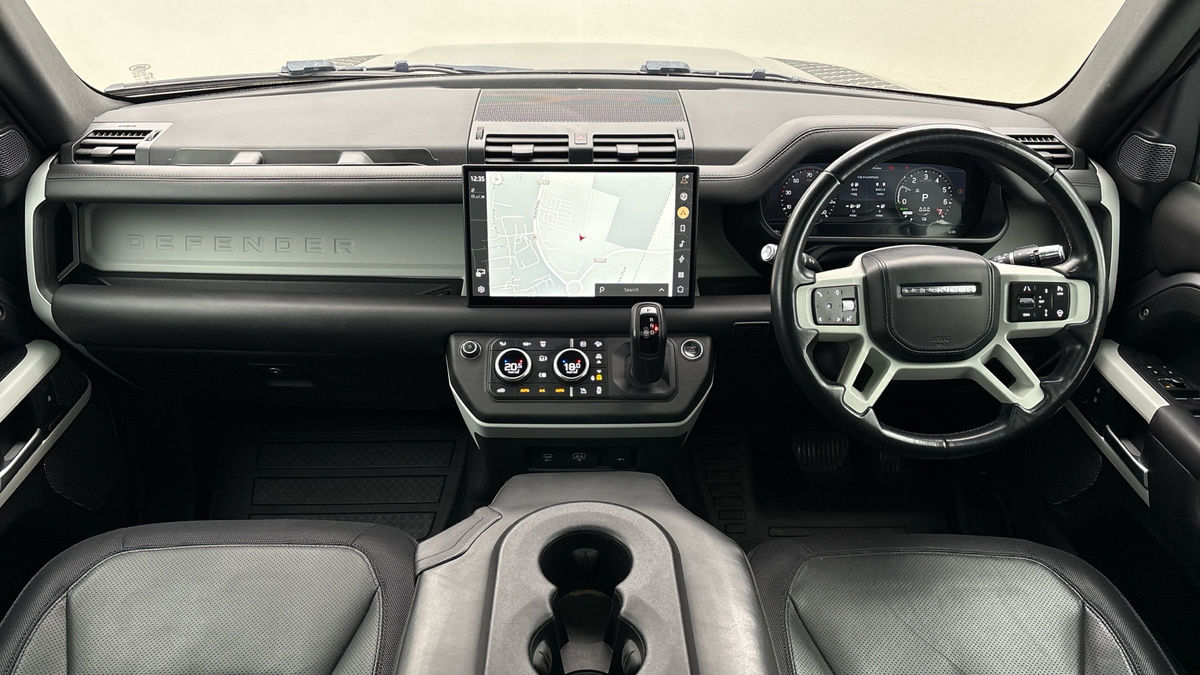 Land Rover Defender 110 Image 12