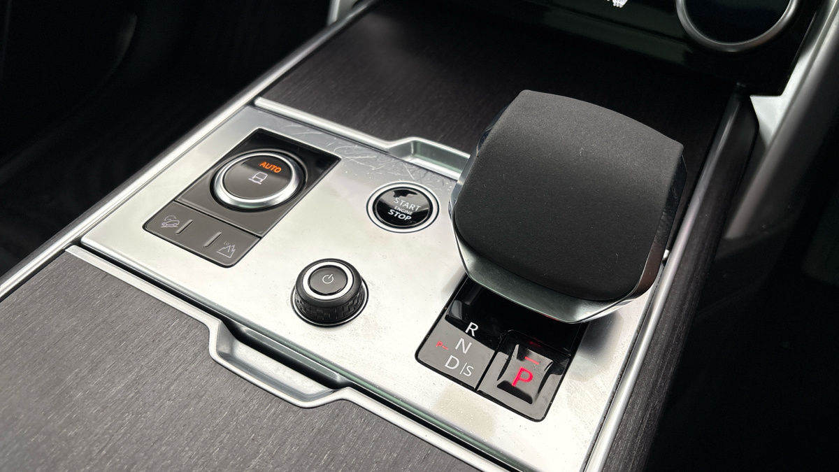 Land Rover Range Rover Image 25