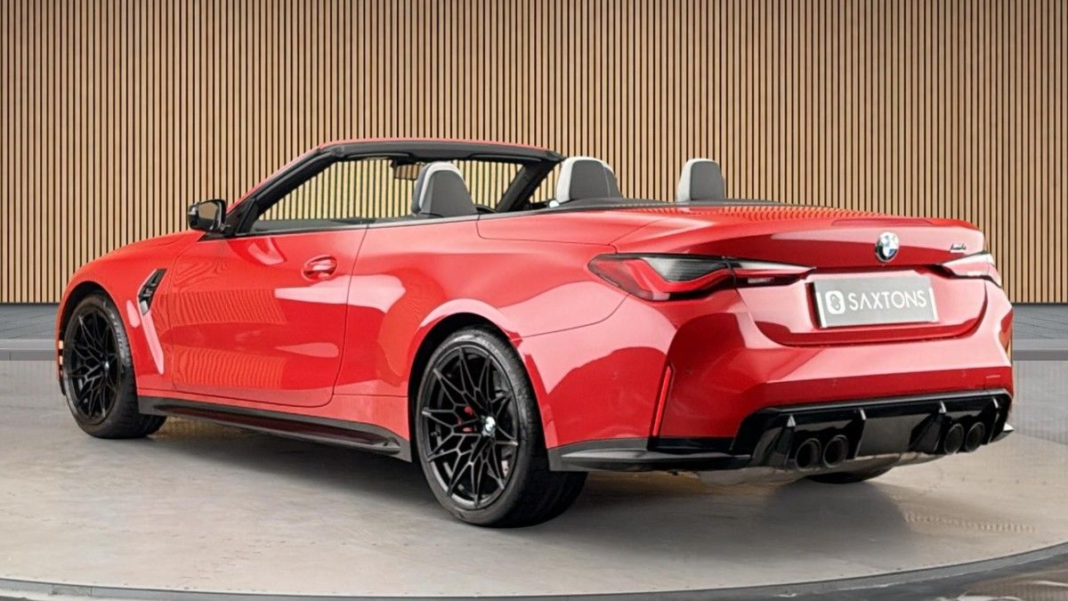 BMW M4 Image 2