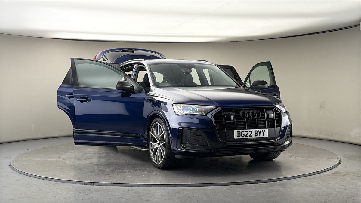 More views of Audi Q7