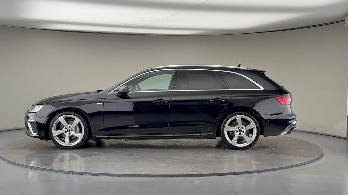 Audi A4 Avant Image 15