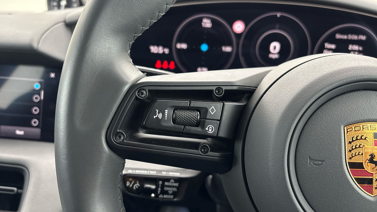 Porsche Taycan Image 13