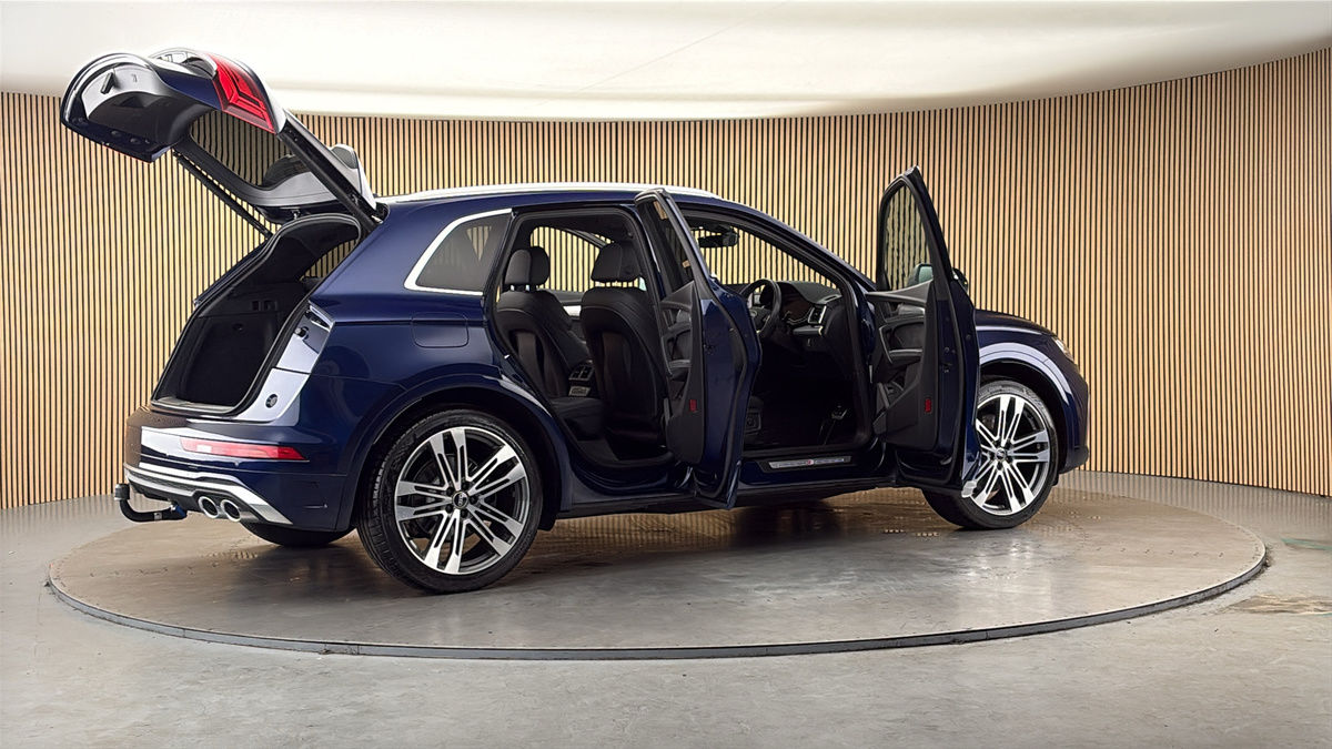 More views of Audi SQ5