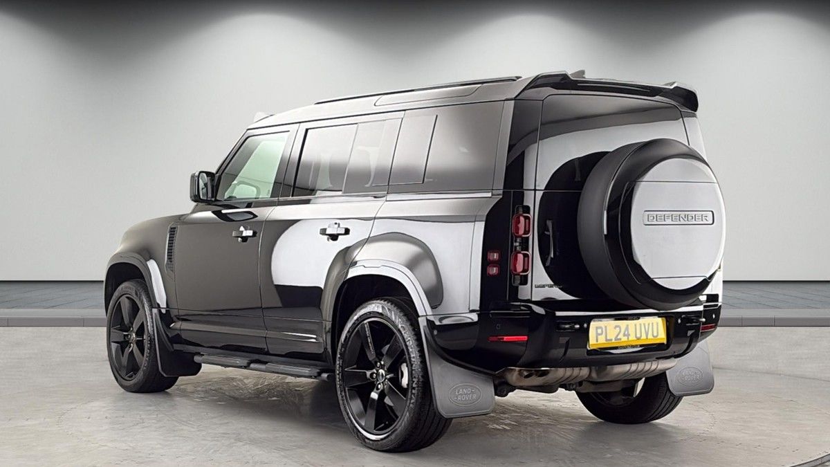 Land Rover Defender 110 Image 2