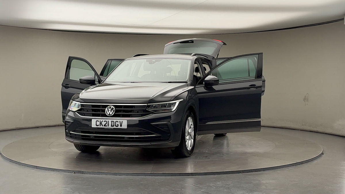 More views of Volkswagen Tiguan