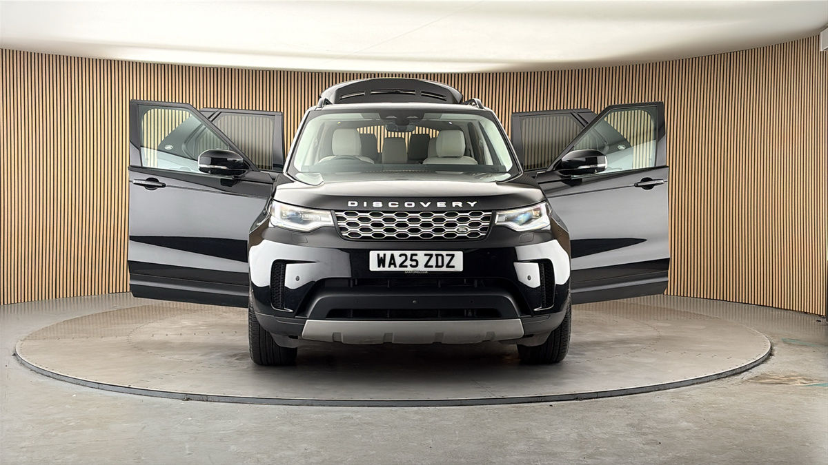More views of Land Rover Discovery