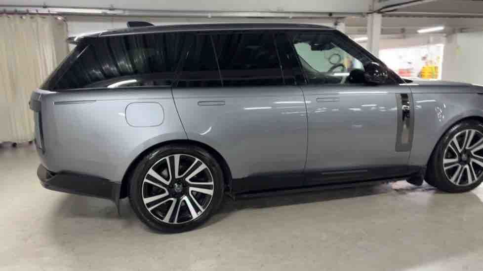 More views of Land Rover Range Rover