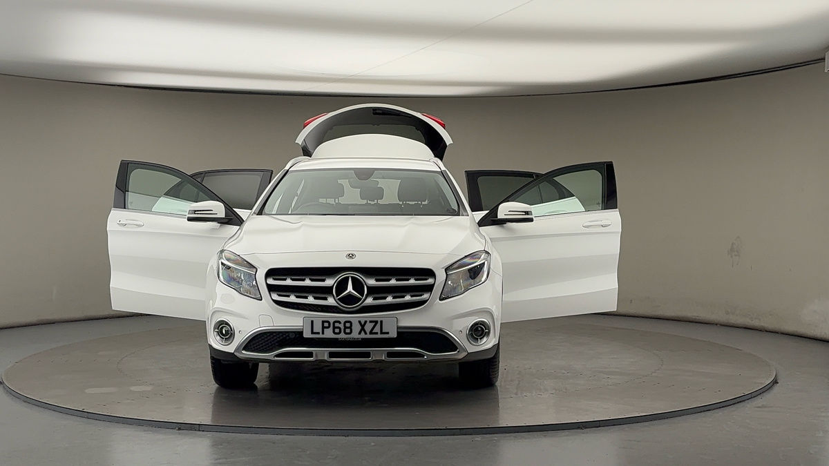 More views of Mercedes-Benz GLA