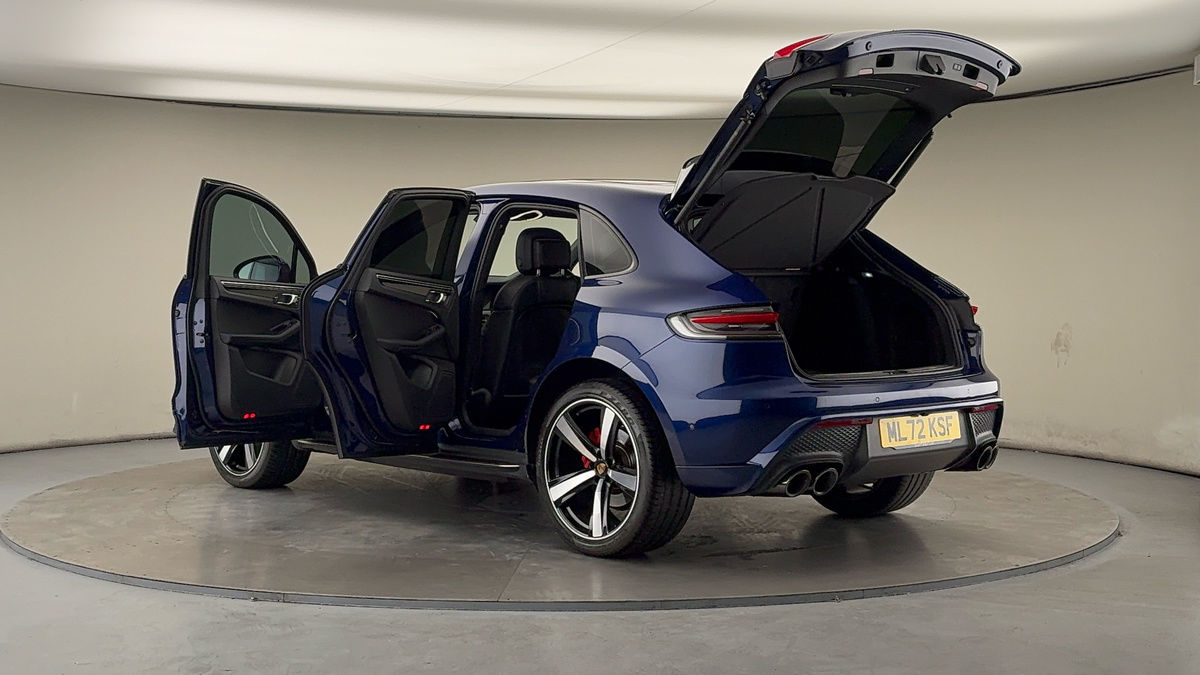 More views of Porsche Macan