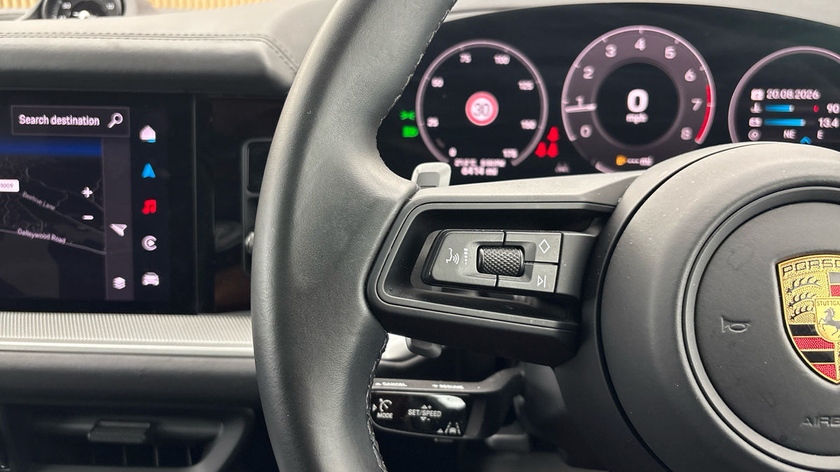 Porsche Cayenne Image 13