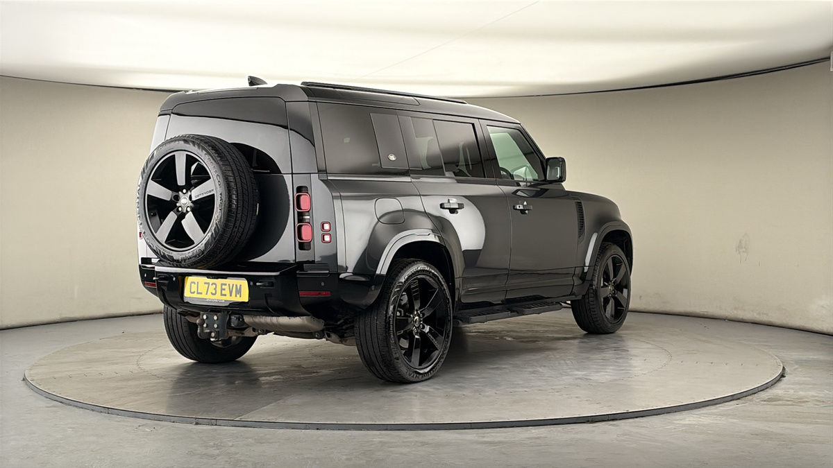 More views of Land Rover Defender 110