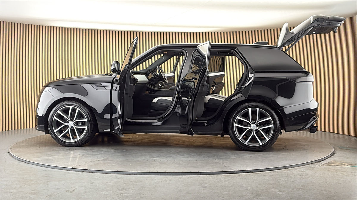 More views of Land Rover Range Rover Sport
