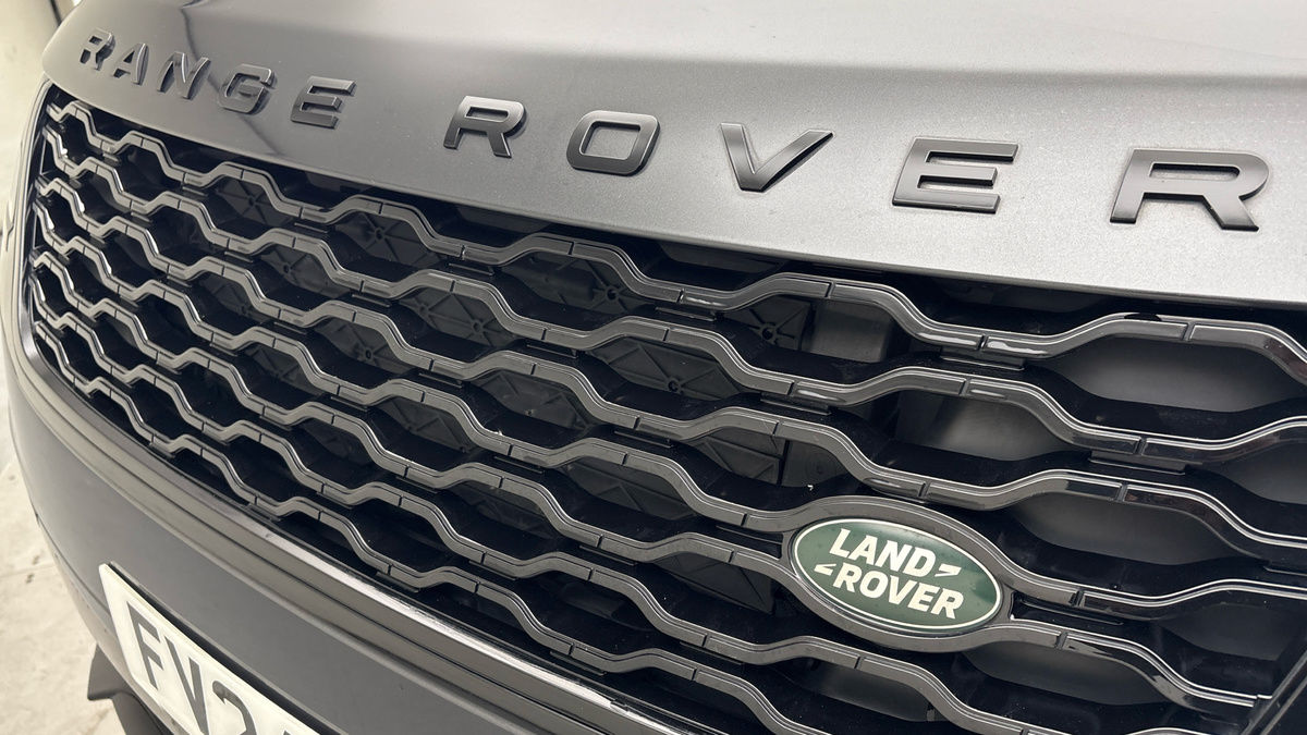 Land Rover Range Rover Velar Image 24