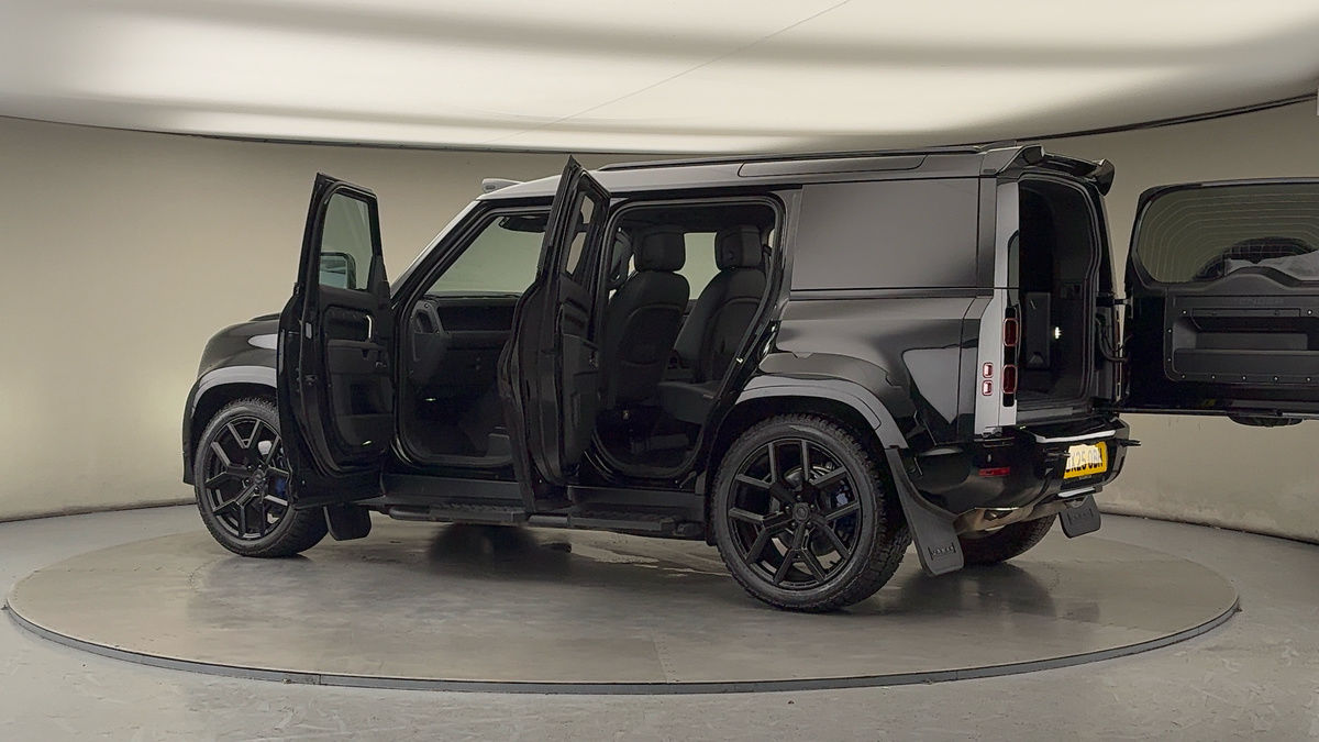 More views of Land Rover Defender 110