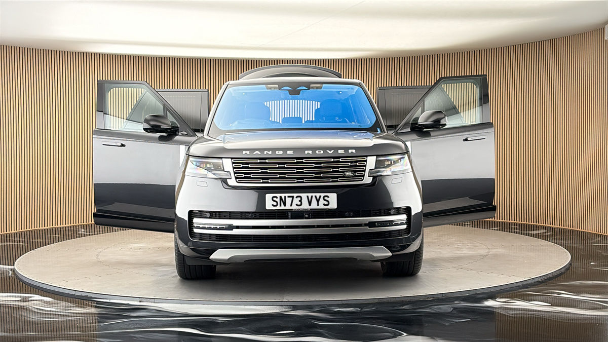 More views of Land Rover Range Rover