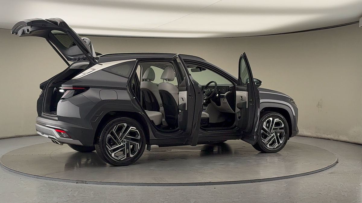 More views of Hyundai TUCSONix35