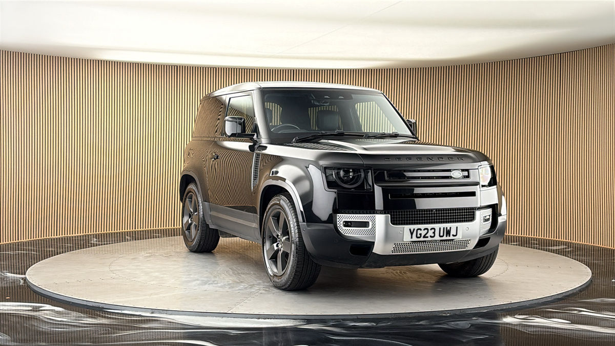 More views of Land Rover Defender 90
