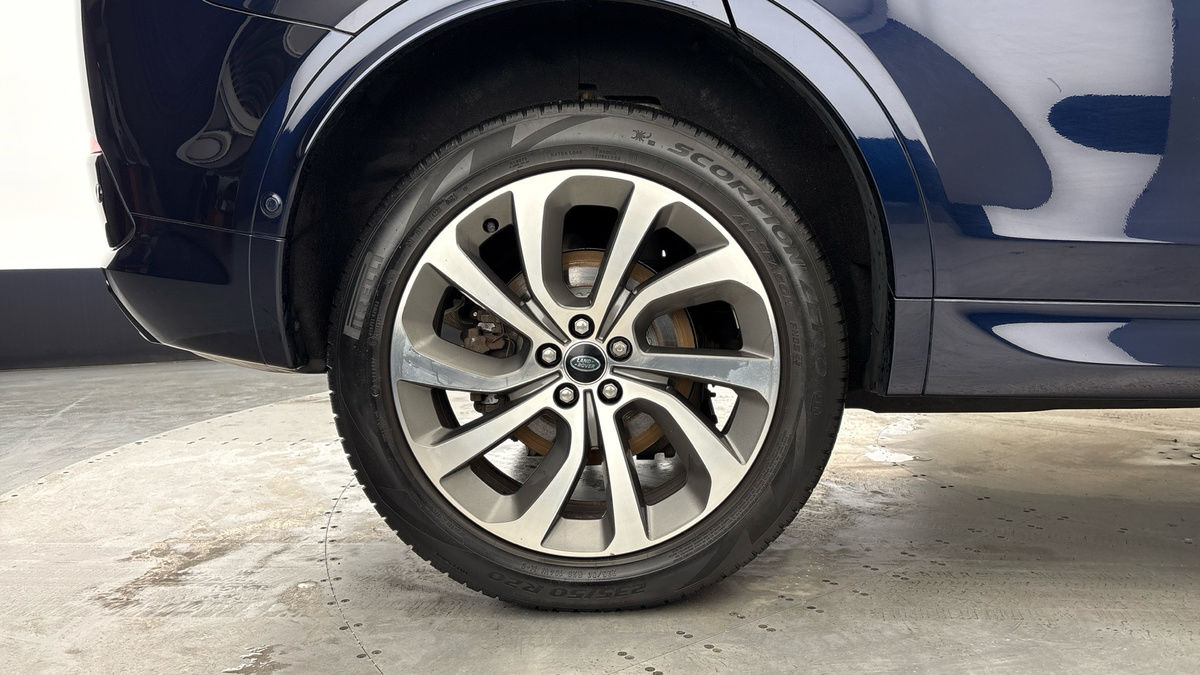 Land Rover Discovery Sport Image 10