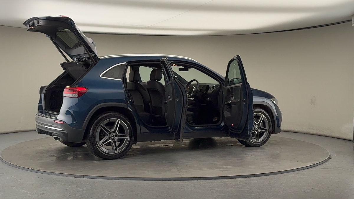 More views of Mercedes-Benz GLA