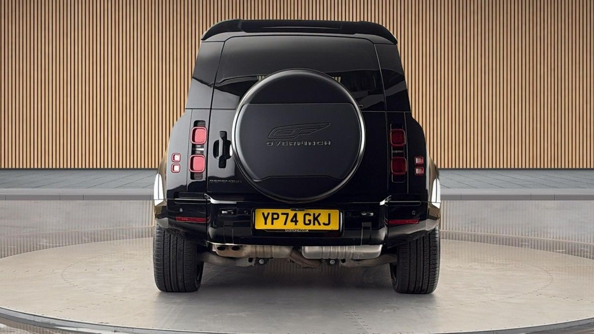 Land Rover Defender 110 Image 4