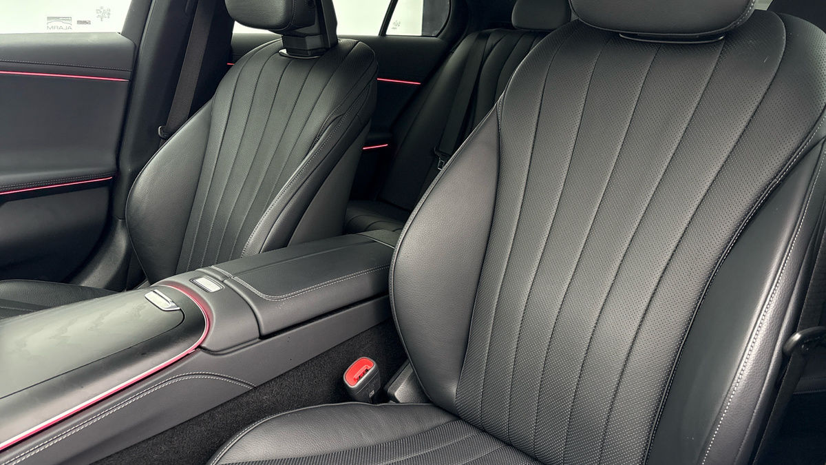 Mercedes-Benz E Class Image 7