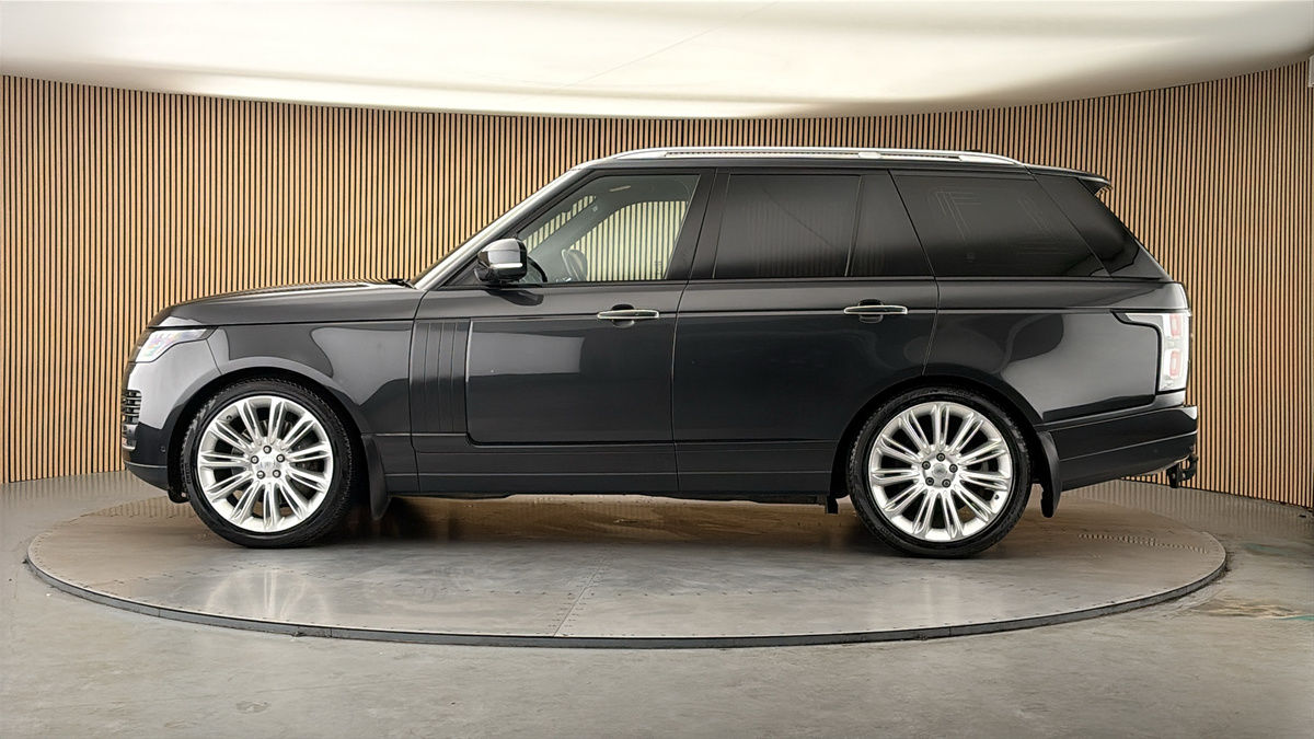 More views of Land Rover Range Rover