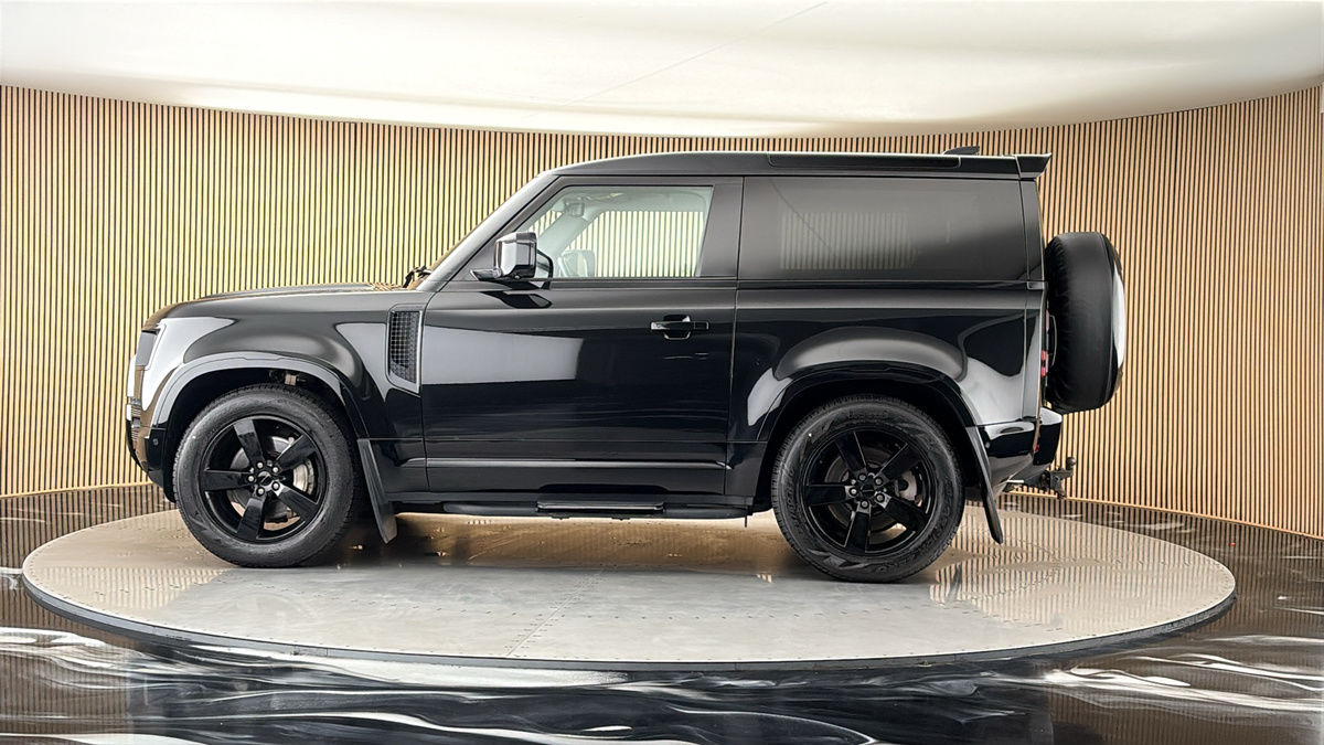 More views of Land Rover Defender 90