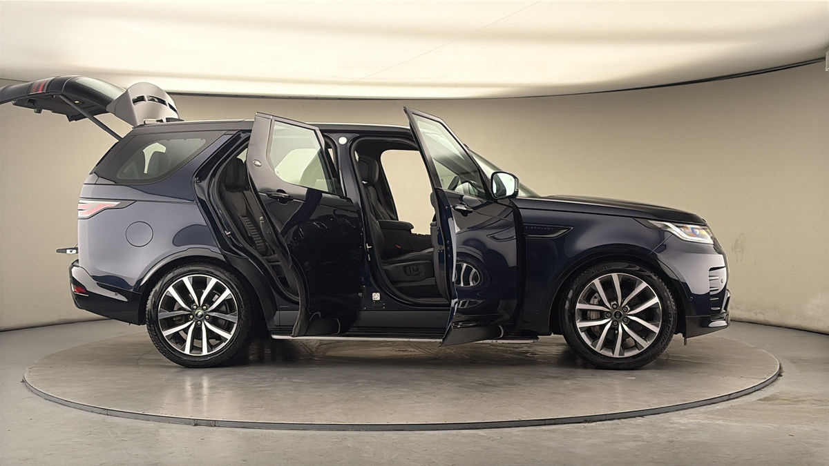 More views of Land Rover Discovery