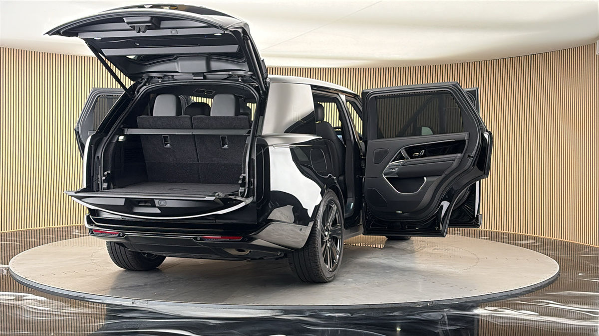 More views of Land Rover Range Rover