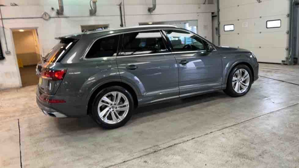 More views of Audi Q7