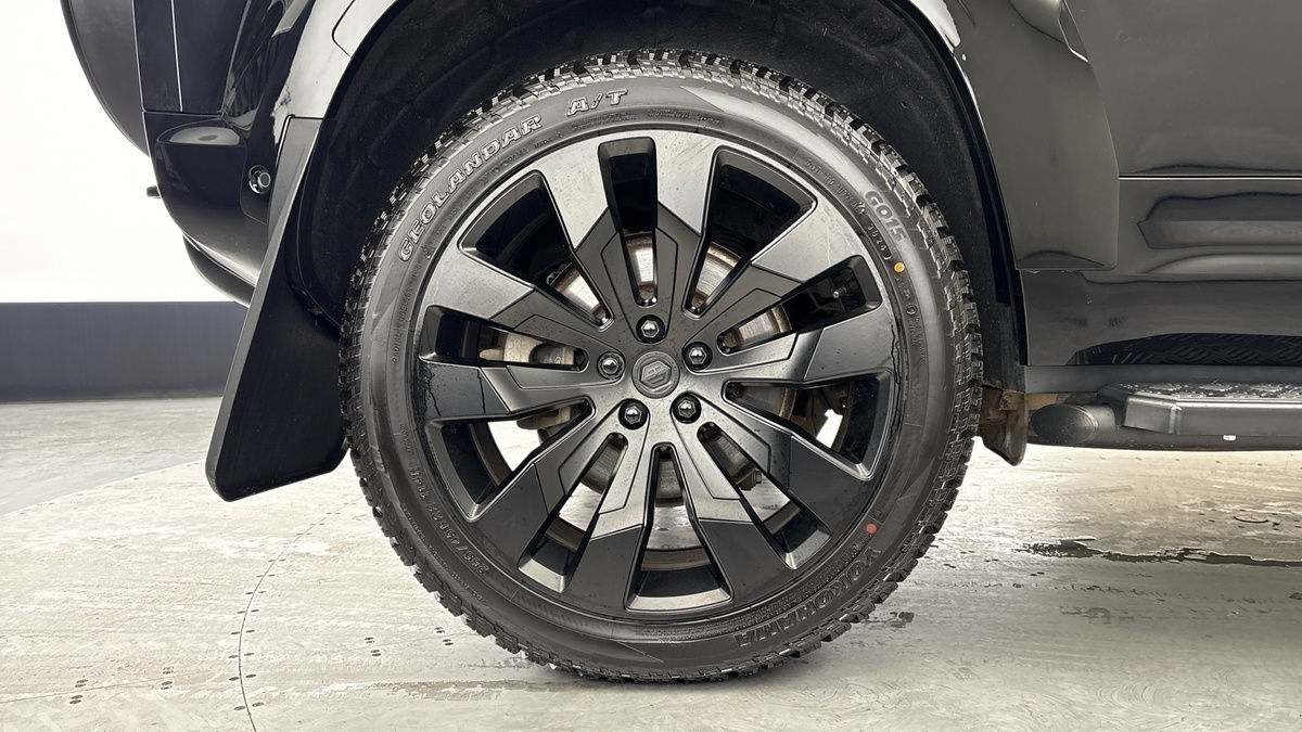 Land Rover Defender 110 Urban Image 10