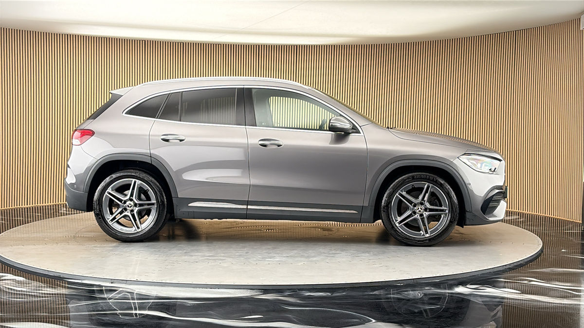 More views of Mercedes-Benz GLA
