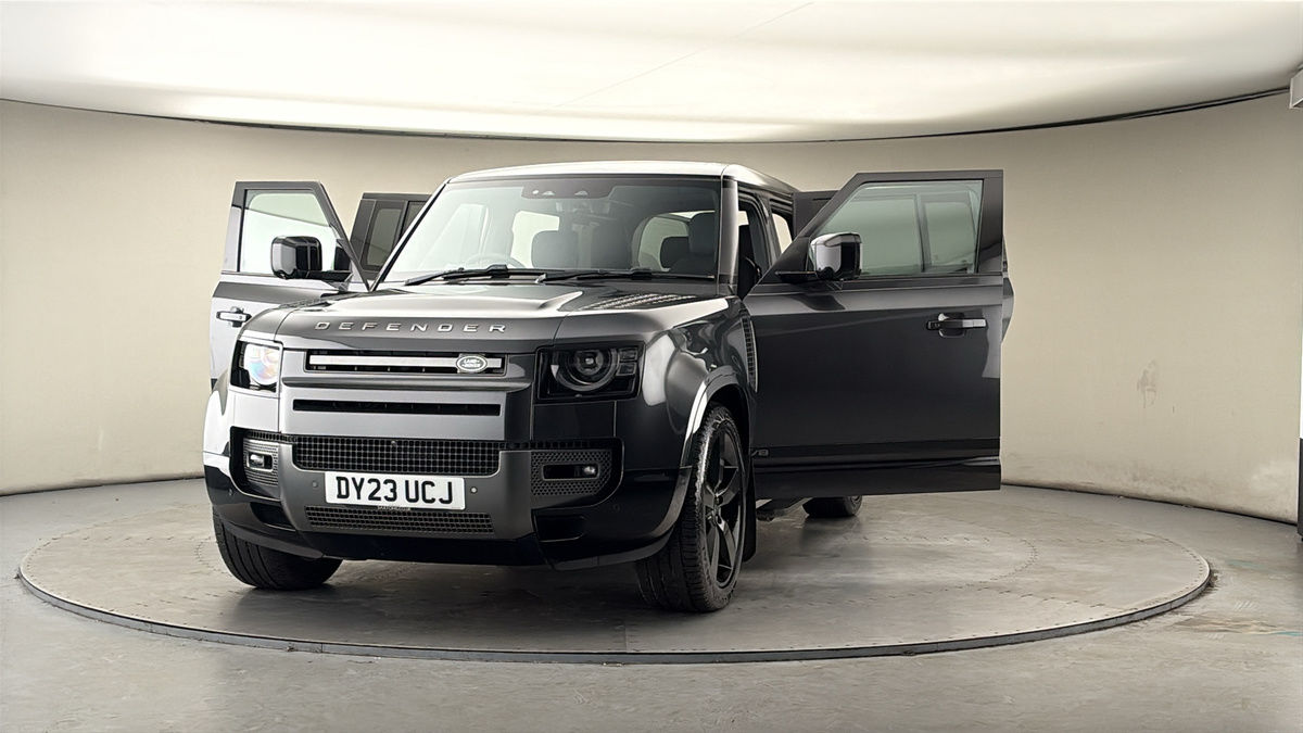 More views of Land Rover Defender 110