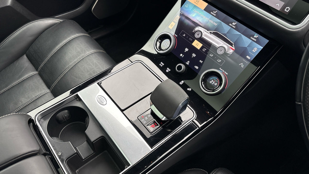 Land Rover Range Rover Velar Image 18