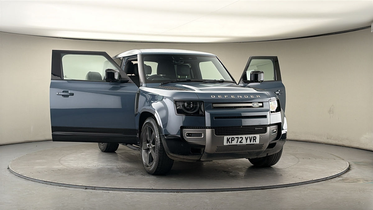 More views of Land Rover Defender 90