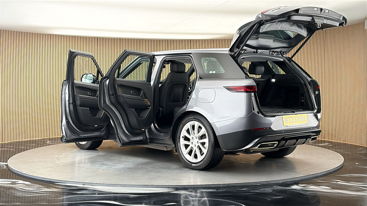 More views of Land Rover Range Rover Sport